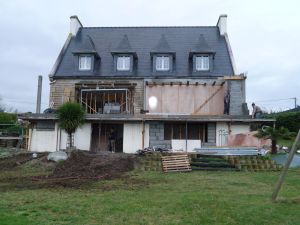 Percement de mur de maison dans le Finistère