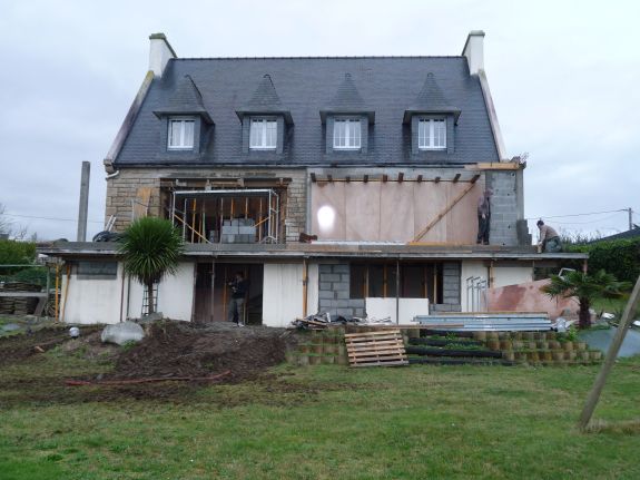 Percement de mur de maison dans le Finistère